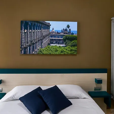 Ughetti 21 Pensjonat Katania