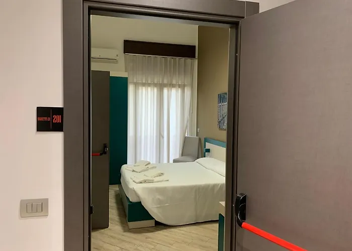 Ughetti 21 4* Catania